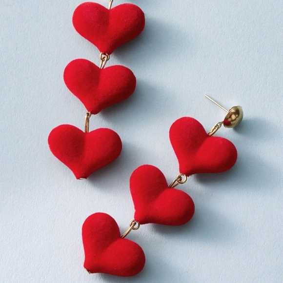 Jewelry - ✨3 FOR $28✨🆕💗Three Layered Heart Drop Earrings 💗
